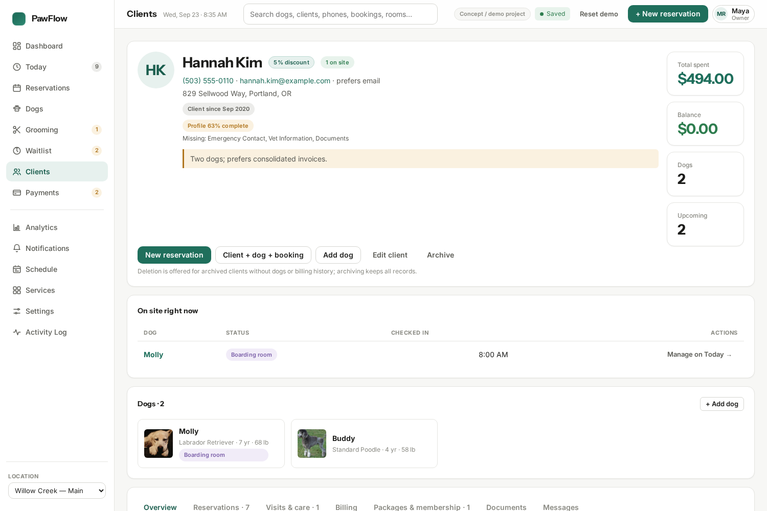 PawFlow client record linking dogs, reservations, invoices and care history.
